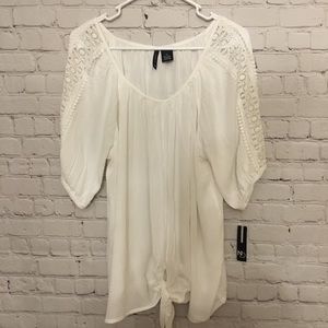 new directions XL white top W/ sleeve embroidery